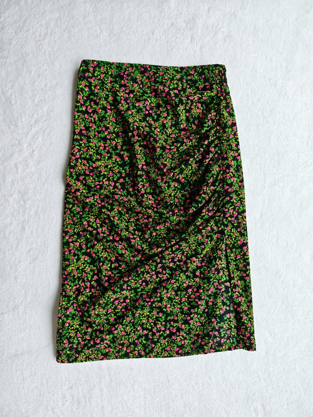 Vero Moda Floral Ruched Mini Skirt Black Pink Green Stretch Waist Trendy Y2K Sum - Picture 2 of 9